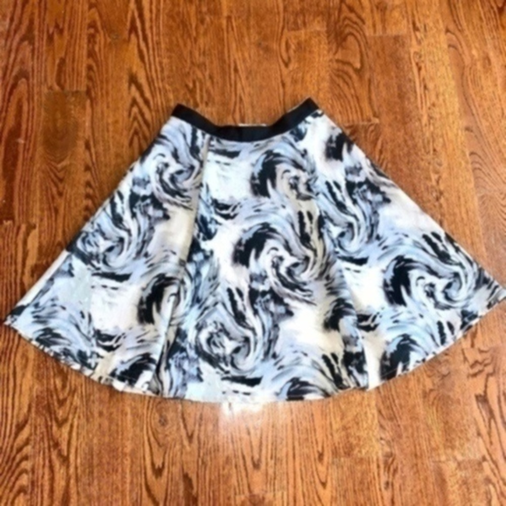 Hypr High Waisted Floral Skater Skirt Small​​​​​​​​​​​​